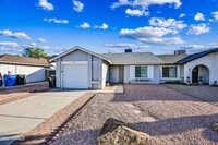 Building Photo - 1813 E Grandview Rd