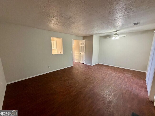 Building Photo - 2939 Aspen Woods Entry