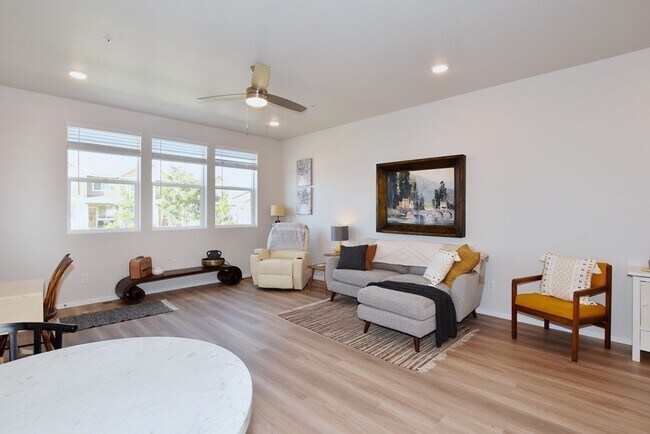 Building Photo - Raindance main floor condo move in ready.