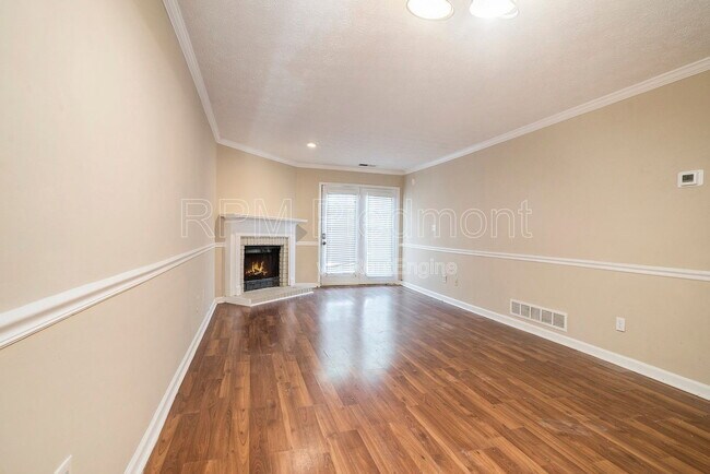 Building Photo - 5467 Park Pl S