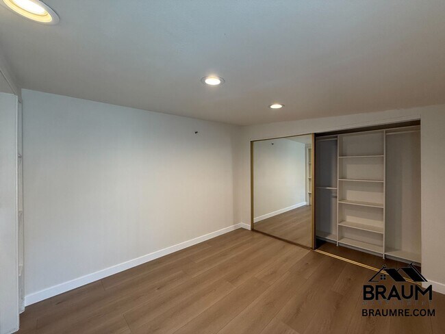 Building Photo - 1537 Franklin St