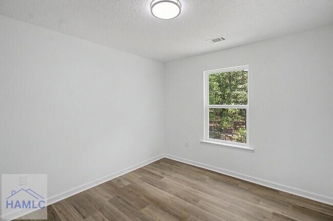 Building Photo - 20-B1 Frasier Ln SW