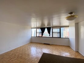 Building Photo - 135 Montgomery St