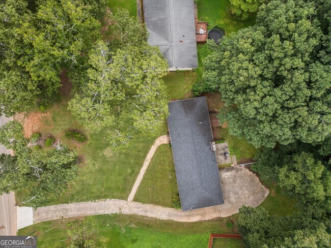 Building Photo - 4839 Lehigh Dr