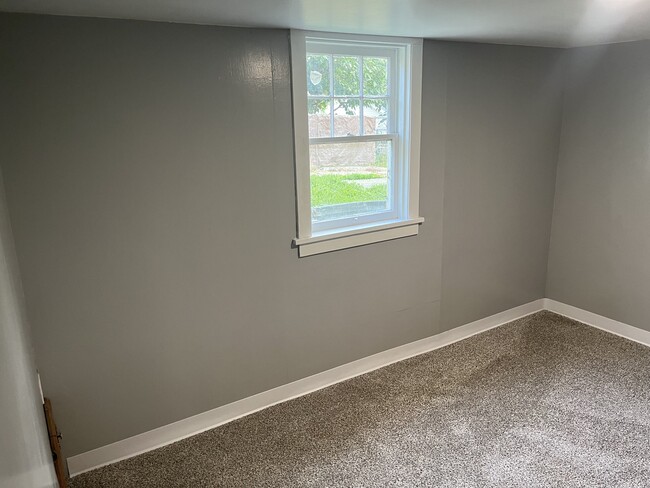 Bedroom - 805 5th Ave NW