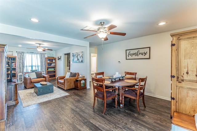 Building Photo - 708 N Stewart St