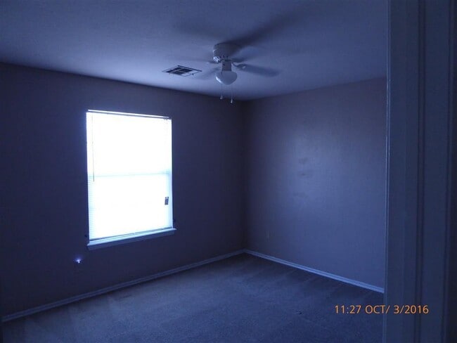Building Photo - 4018 SW Mesquite Dr