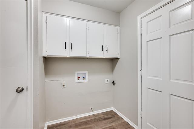 Building Photo - 3034 Conflans Rd