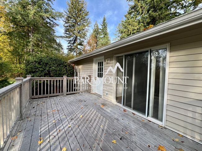 Building Photo - Cute 3 Bedroom Duplex in Gig Harbor
