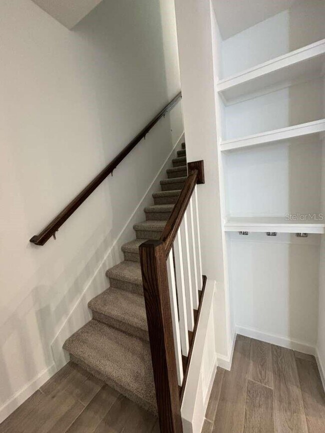 Building Photo - 9872 Walkway Dr