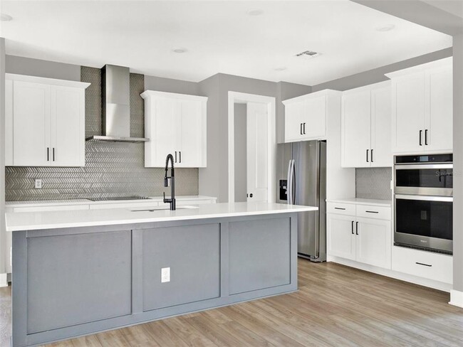 Building Photo - 13782 Grignard Aly