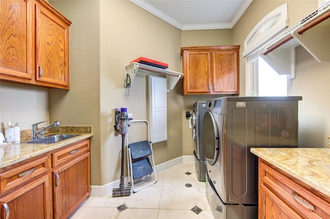 Building Photo - 5942 Sagamore Bay Ln