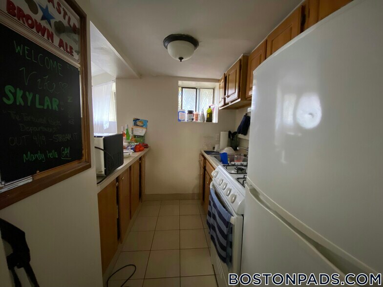 Building Photo - 19 Brighton Ave