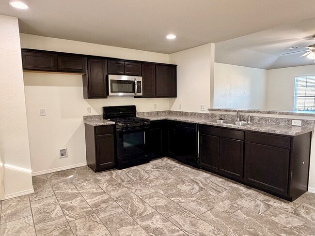 Building Photo - 6040 East 147th Pl S