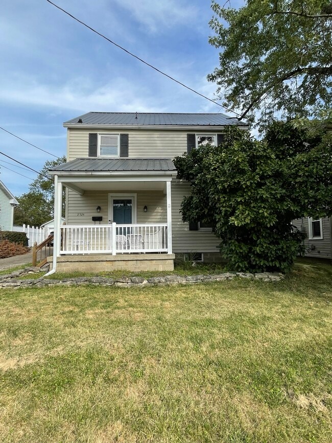 Building Photo - 2524 Oakwood Ave