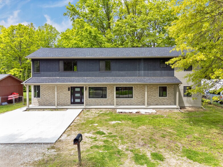 Building Photo - 7598 Lake Park Rd