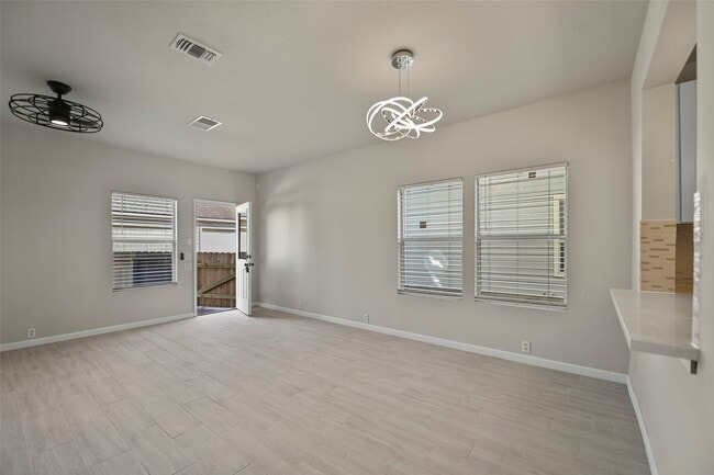 Building Photo - 9718 Coyote Creek Dr