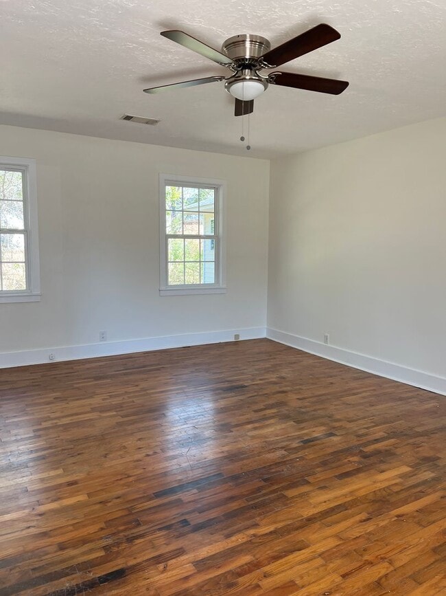 Building Photo - 209 Lincoln Ave