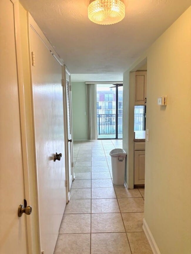 Building Photo - Amazing Community - HIDDEN GEM! Live Across Daytona Beach Inc Water, Internet & Cable ASK ABOUT O...