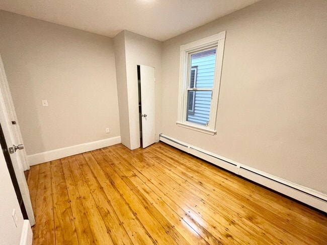 Building Photo - 1754 Tremont St