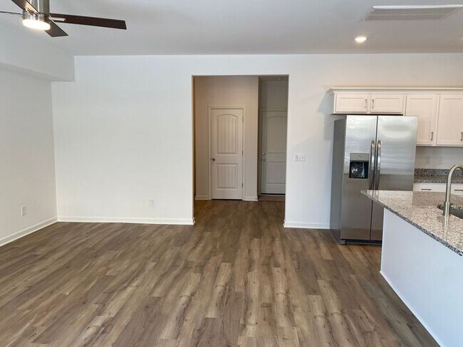 Building Photo - New House Near Nashboro Village - Close to Airport & Lake!