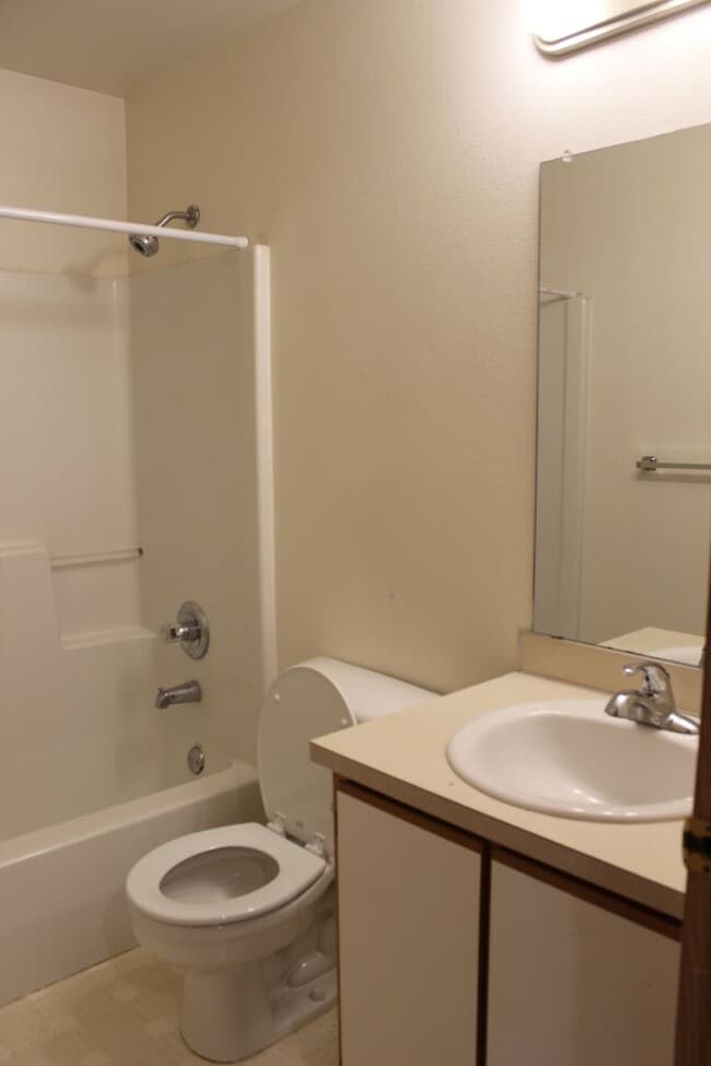 Building Photo - 4 br, 2.5 ba home in Scappoose neighborhood