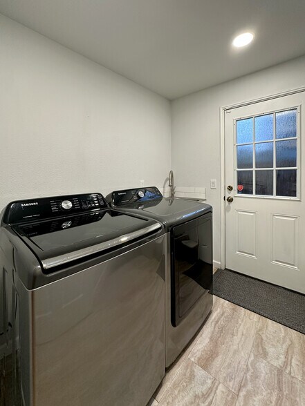 Laundry room - 34426 10th Ave SW