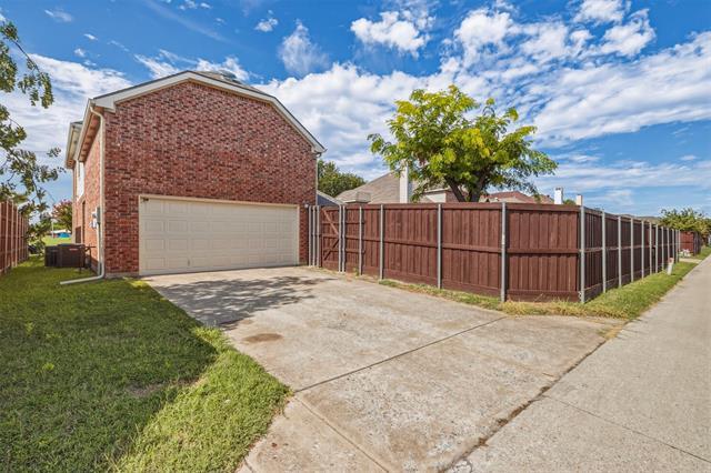 Building Photo - 1706 Clear Springs Dr