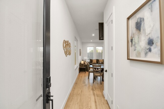 Building Photo - 6115 Campos Dr