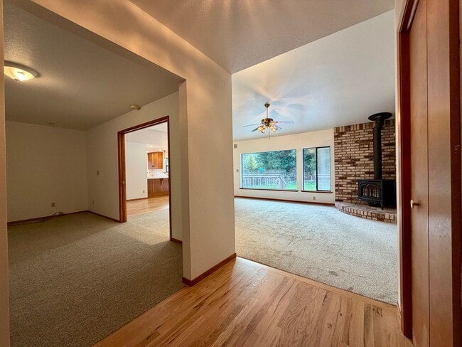 Building Photo - 4036 Campton Rd