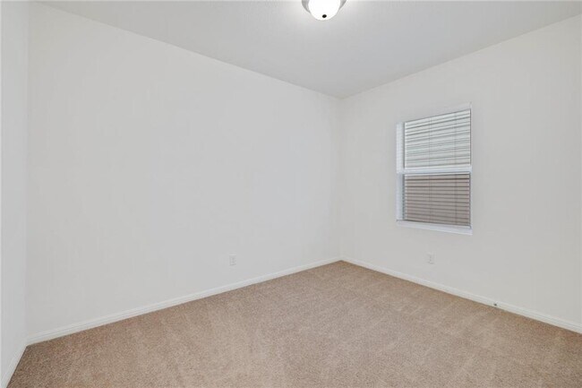 Building Photo - 329 Flower Smith Ln