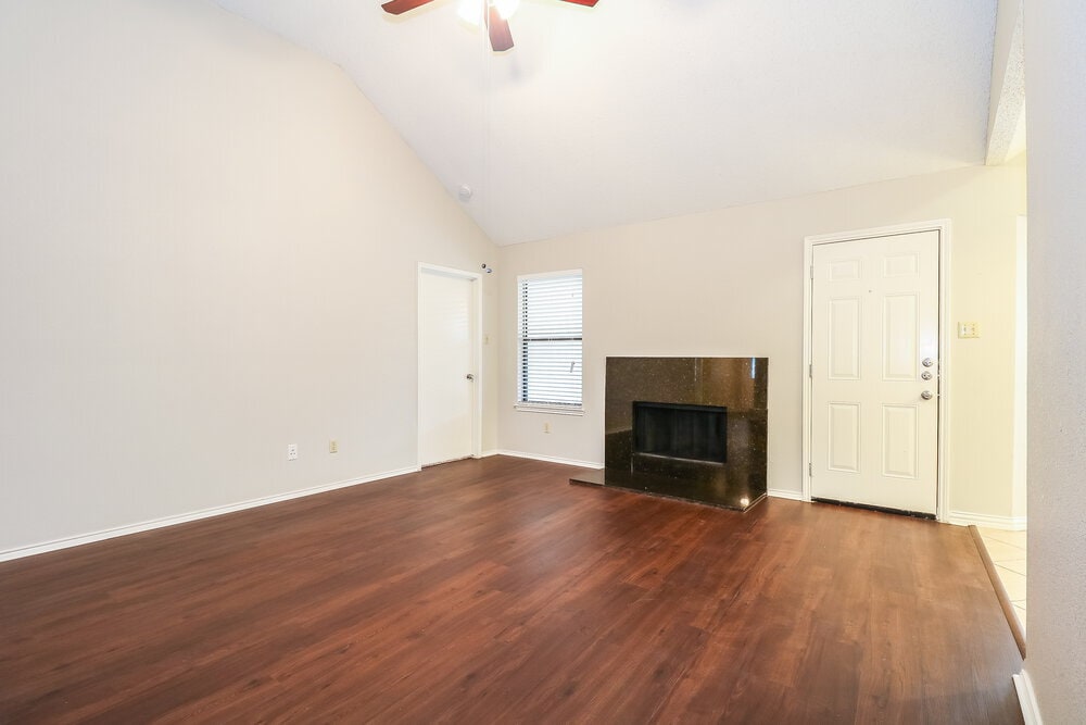 Building Photo - 641 Ozark Ave