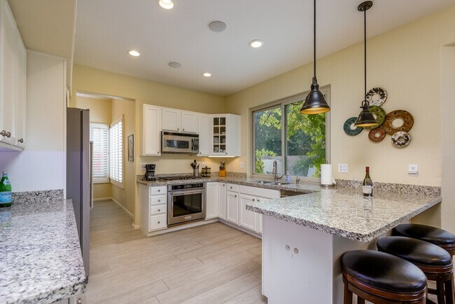 Building Photo - 6417 E Marilyn Rd