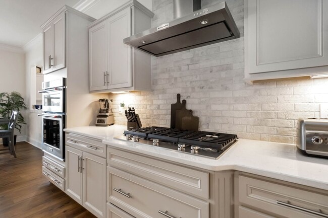 Building Photo - Beautiful Furnished Home in Olmstead