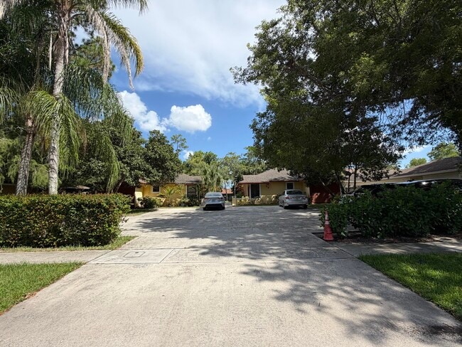 Building Photo - 1104 Goldenrod Rd