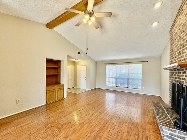 Building Photo - 6300 Westlane