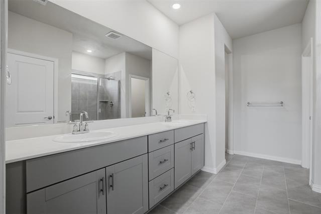 Building Photo - 3253 Cumby Dr