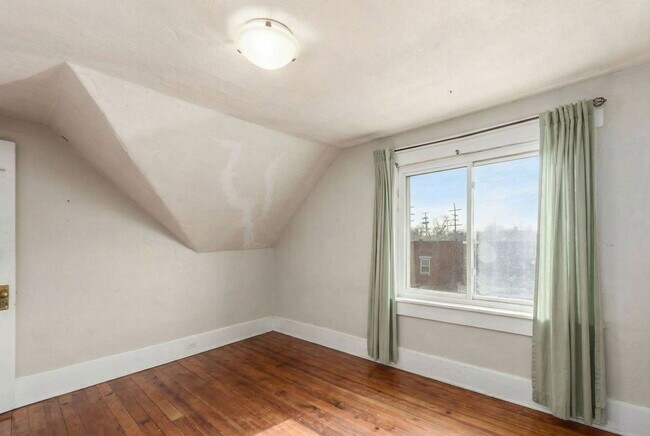 Building Photo - 204 Chittenden Ave