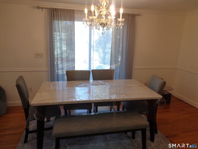 Building Photo - 77 Linden Ave