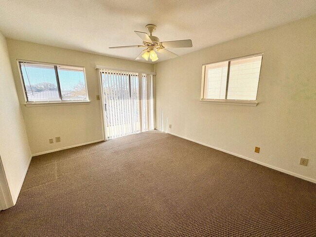 Building Photo - 601 Free Rein