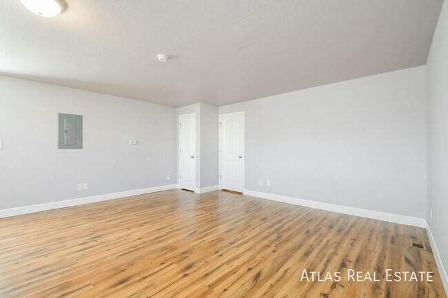 Building Photo - 103 W Union Ave