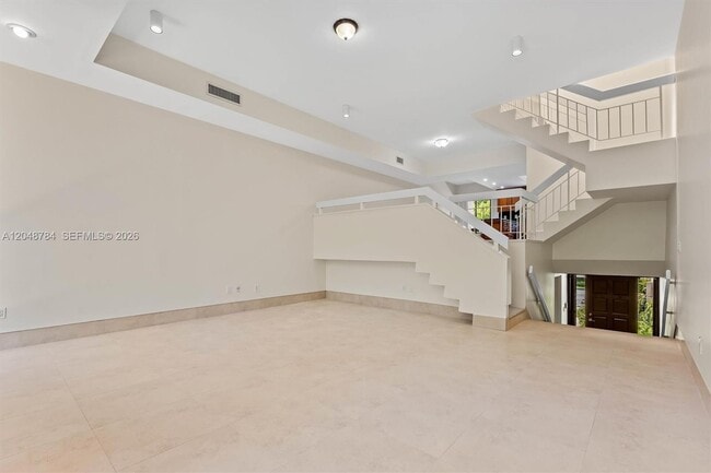 Building Photo - 2525 NE 135th St