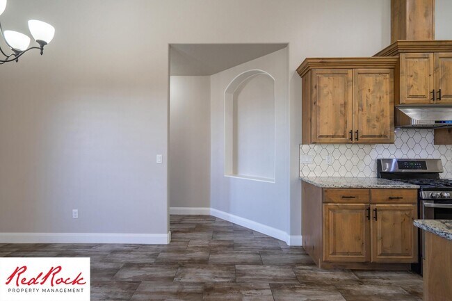 Building Photo - Pet-Friendly 3 Bedroom Home In A Great Neighborhood