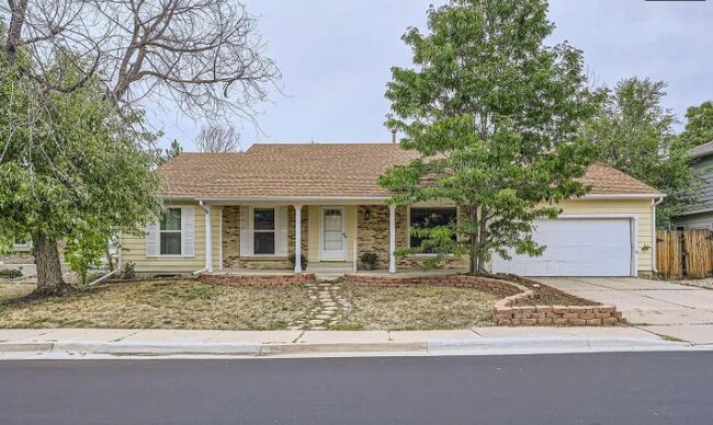 Building Photo - 3149 Oak Cir N