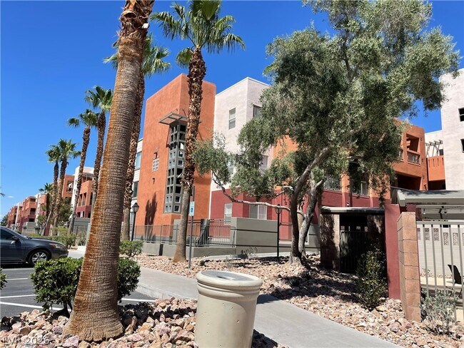 Building Photo - 75 E Agate Ave