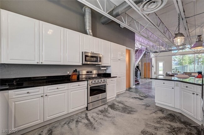 Building Photo - 5096 Thunder River Cir