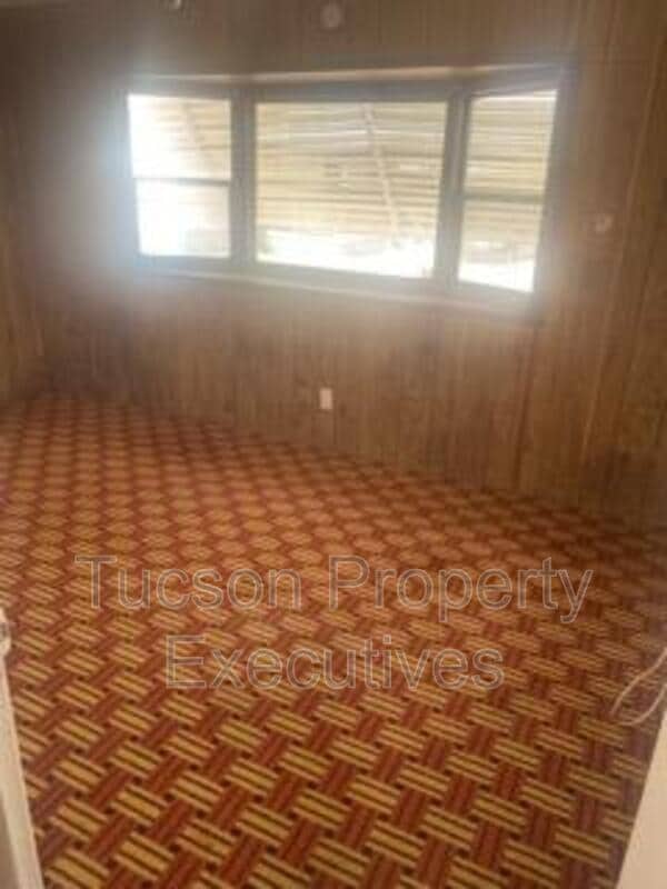 Building Photo - 4580 E Rex St