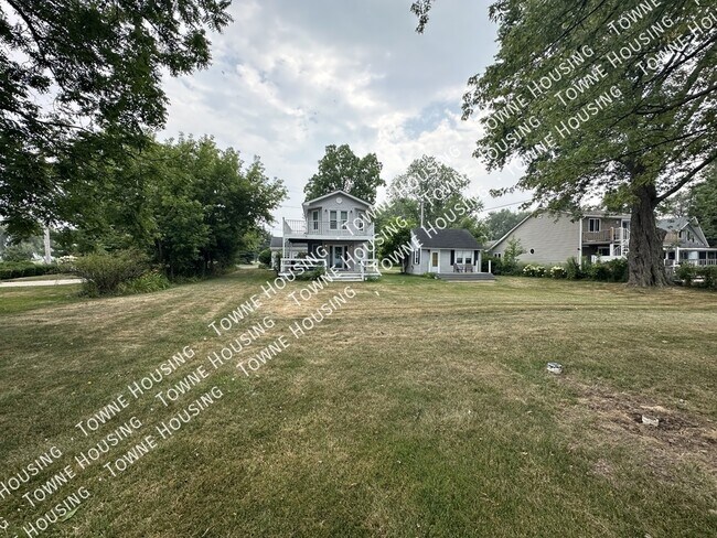 Building Photo - 2115 Lake Rd