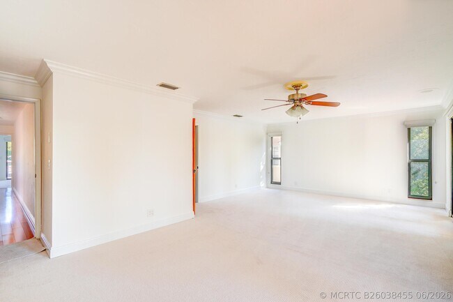 Building Photo - 5730 Vista Linda Ln