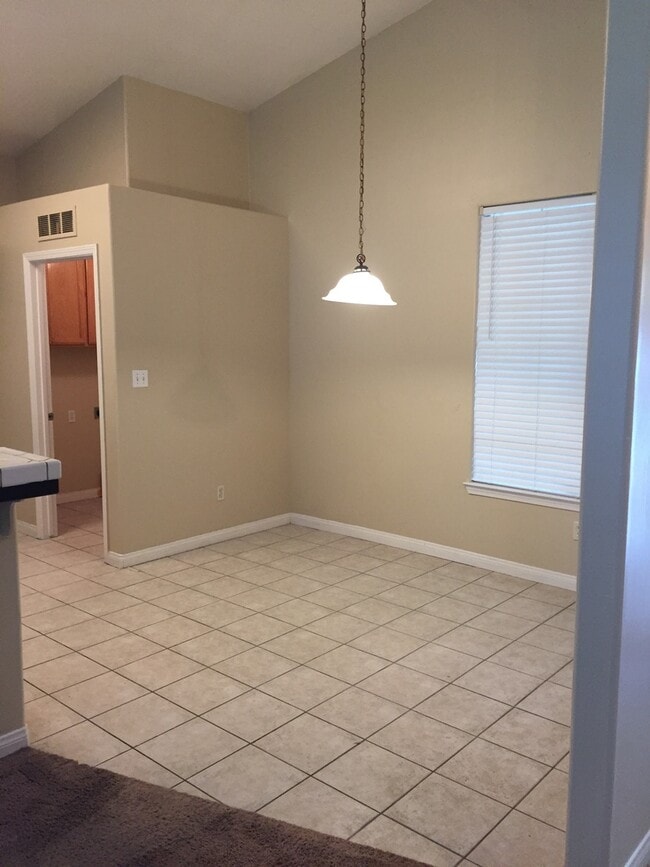 Building Photo - Beautiful Home in Fairway Oaks - Calloway ...